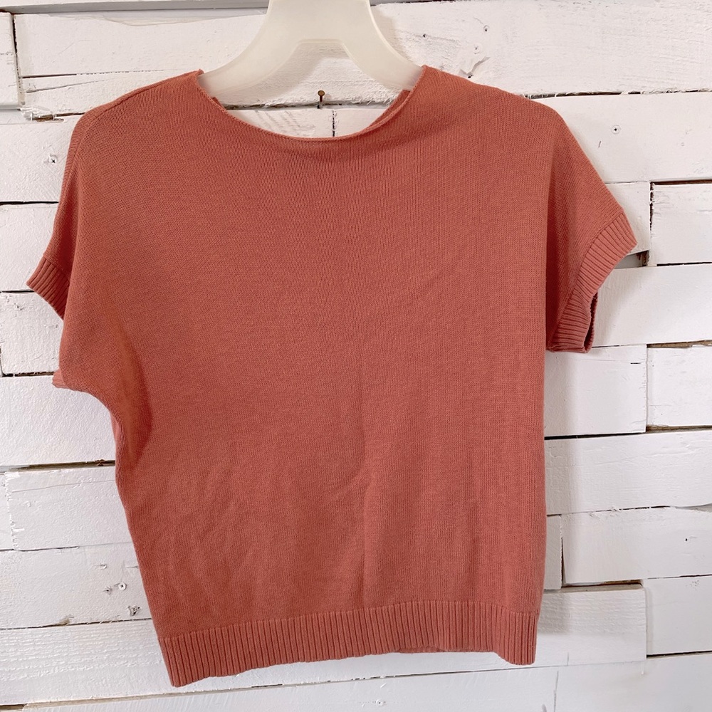 Old Navy short sleeved knit sweater. Rust color. Size XS